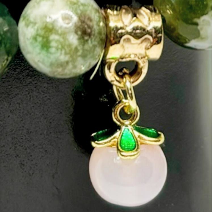 Stone bracelet of green tree agate for clarity and peace