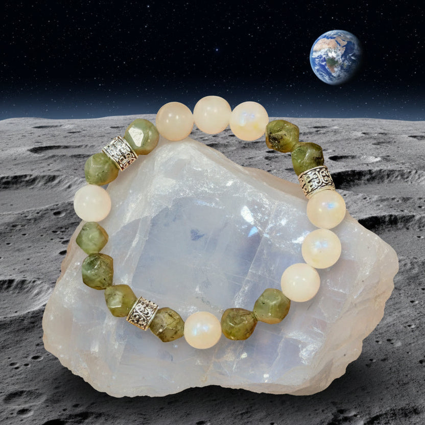 Moonstone and Labradorite Stone bracelet for intuition and protection