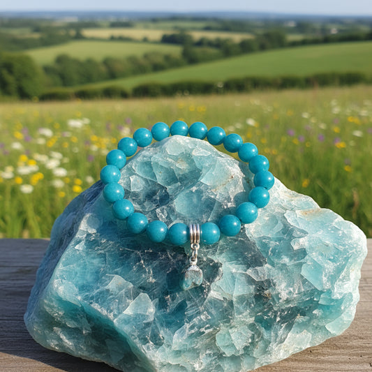 Apatite stone bracelet for focus and acceptance